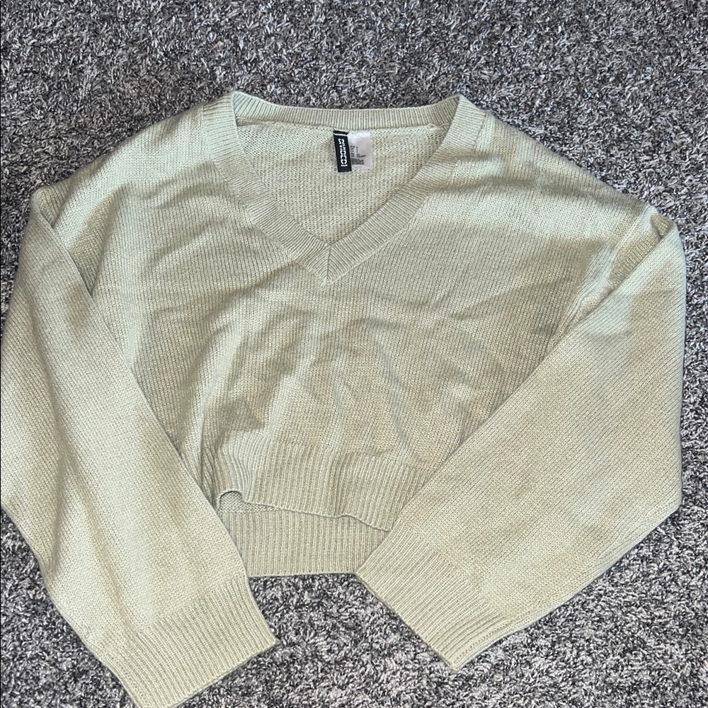 H&M Light Sage V-Neck Cropped Sweater